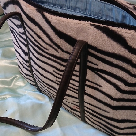Express Black and White Shoulder Bag with Zebra Print - Picture 3 of 4